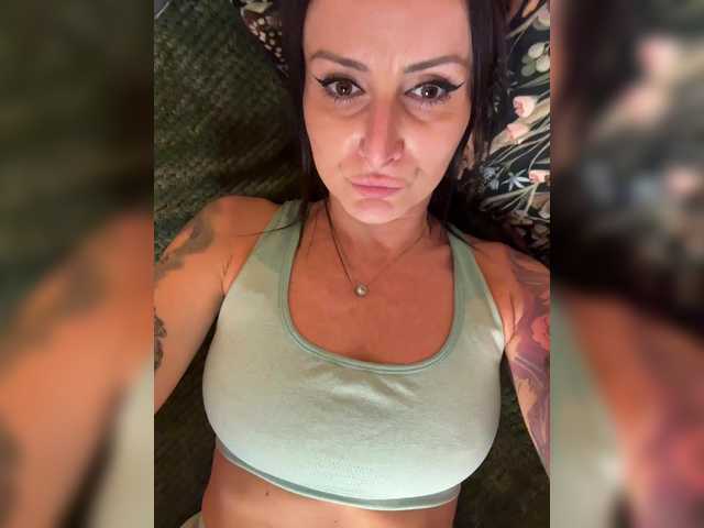 -AnnaMaria-'s BongaCams show and profile