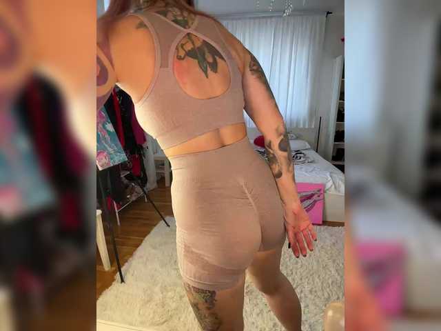 -AnnaMaria-'s BongaCams show and profile