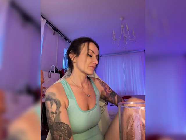 -AnnaMaria-'s BongaCams show and profile