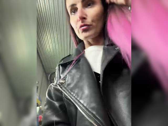 -AnnaMaria-'s BongaCams show and profile