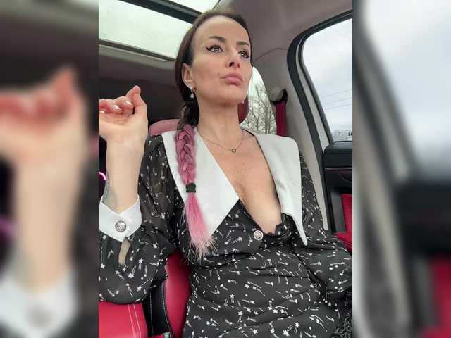 -AnnaMaria-'s BongaCams show and profile