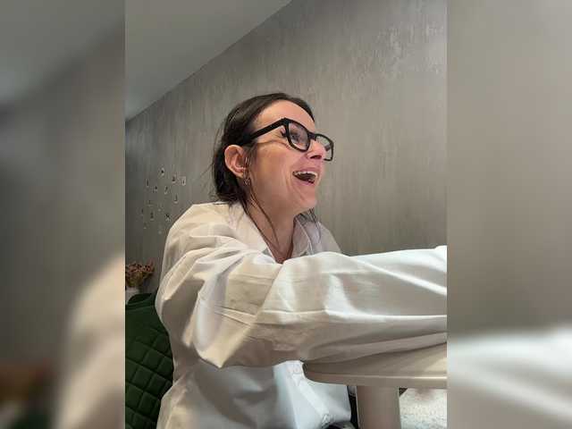 -AnnaMaria-'s BongaCams show and profile