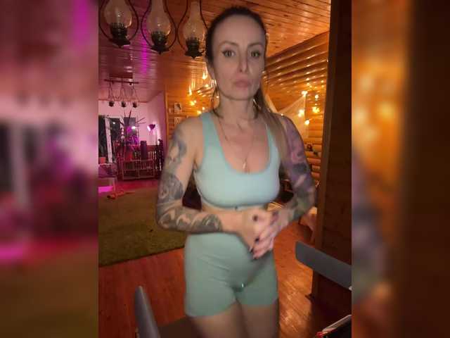 -AnnaMaria-'s BongaCams show and profile