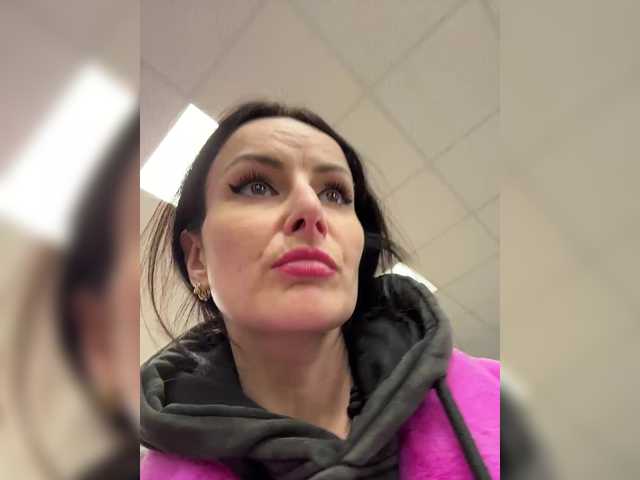 -AnnaMaria-'s BongaCams show and profile