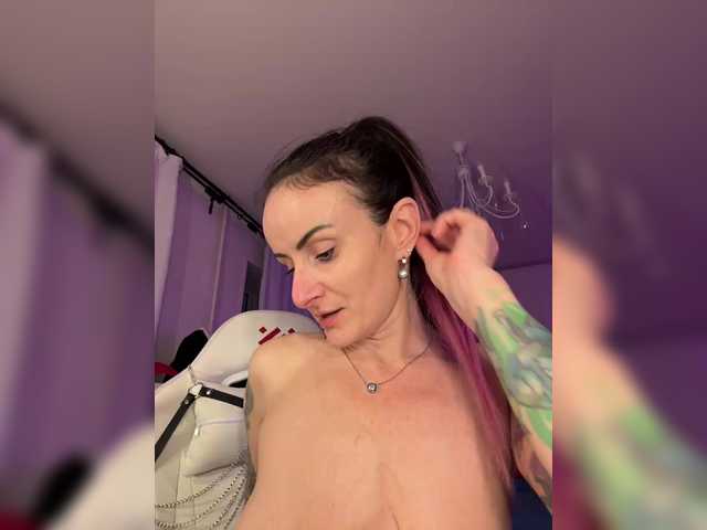 -AnnaMaria-'s BongaCams show and profile