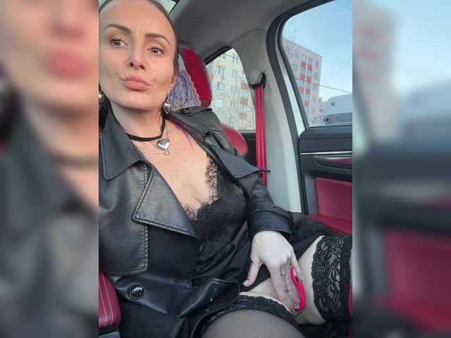 -AnnaMaria-'s BongaCams show and profile