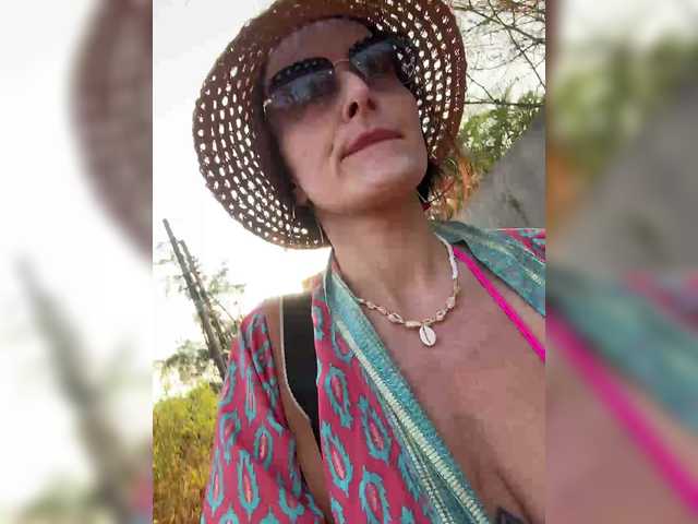 -AnnaMaria-'s BongaCams show and profile