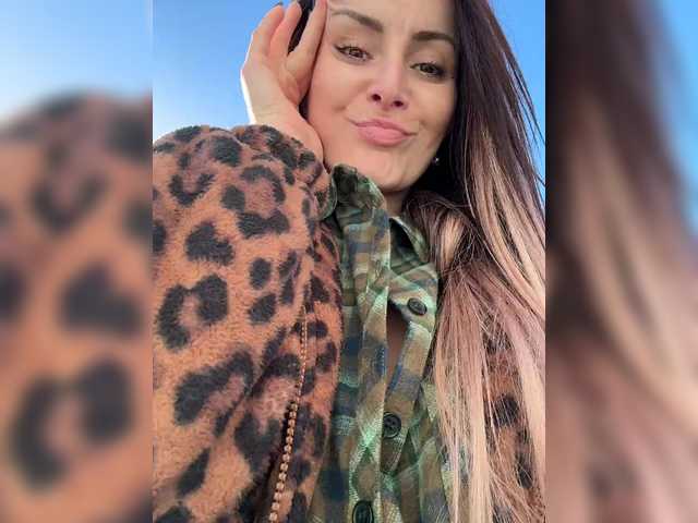 -AnnaMaria-'s BongaCams show and profile