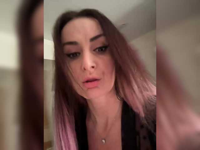 -AnnaMaria-'s BongaCams show and profile