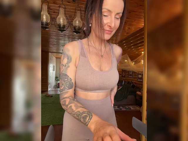 -AnnaMaria-'s BongaCams show and profile