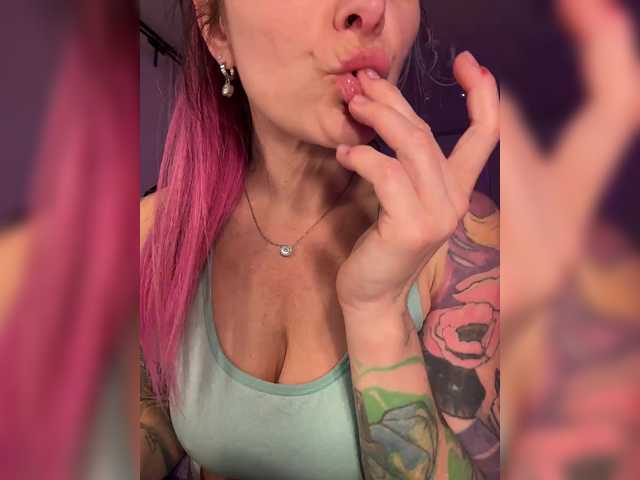 -AnnaMaria-'s BongaCams show and profile