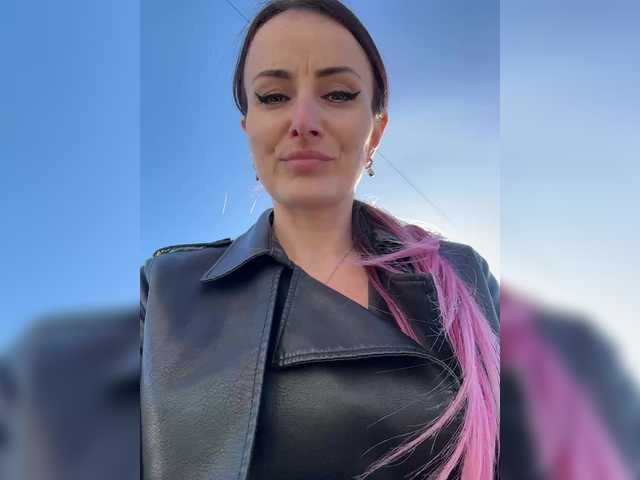 -AnnaMaria-'s BongaCams show and profile