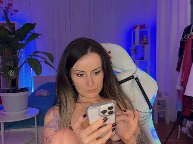 -AnnaMaria-'s BongaCams show and profile