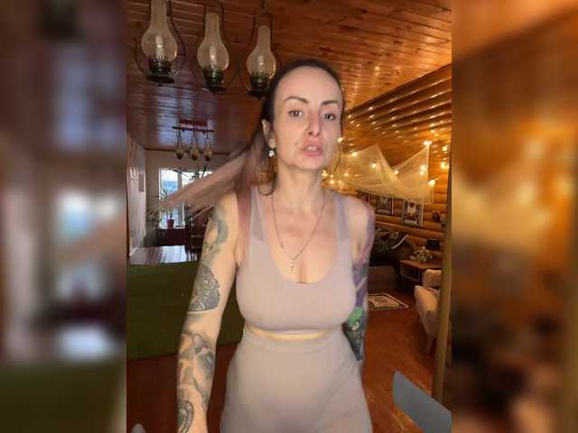 -AnnaMaria-'s BongaCams show and profile