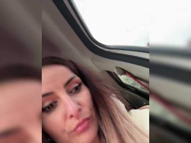 -AnnaMaria-'s BongaCams show and profile