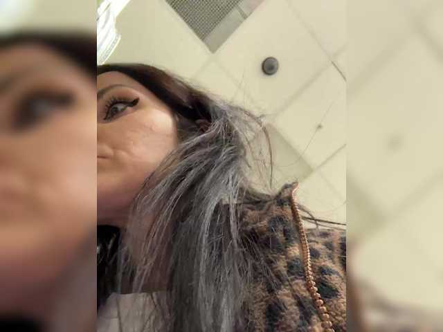 -AnnaMaria-'s BongaCams show and profile