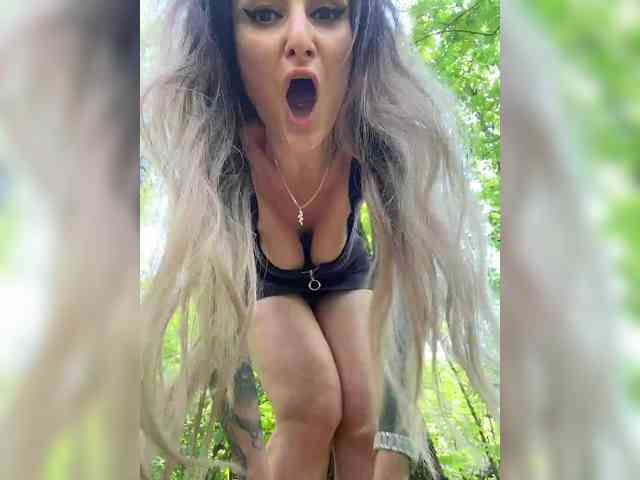 free nude chat room -AnnaMaria-