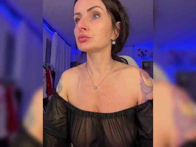 -AnnaMaria- Live Webcam on BongaCams