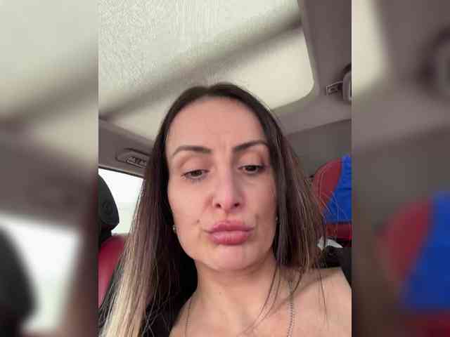 -AnnaMaria- Live Webcam on BongaCams