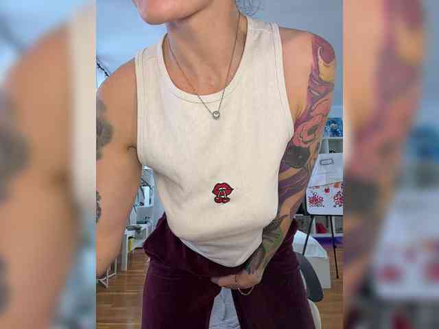 -AnnaMaria- Live Webcam on BongaCams