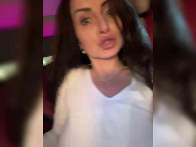 -AnnaMaria- Live Webcam on BongaCams