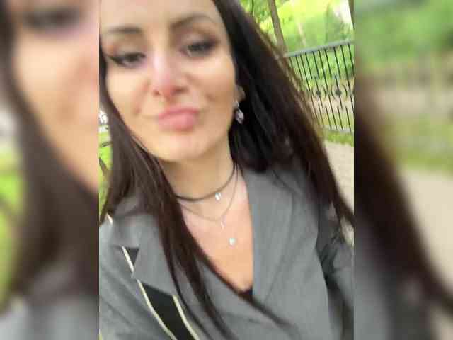 free nude chat room -AnnaMaria-