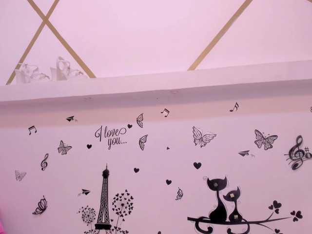 charlotte-111's BongaCams show and profile