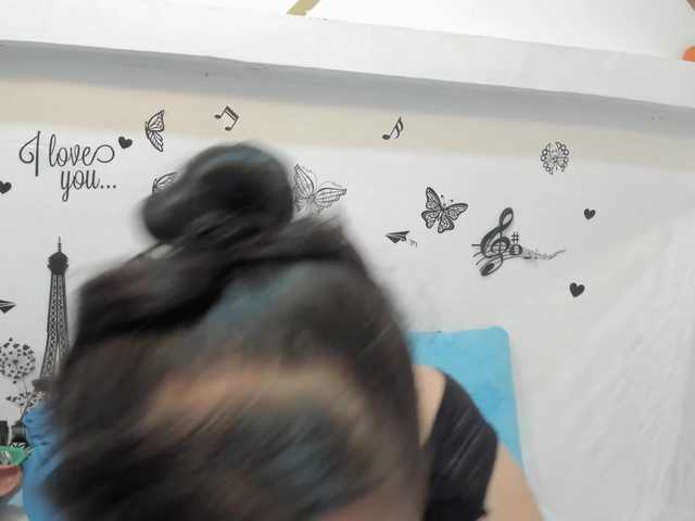 charlotte-111's BongaCams show and profile