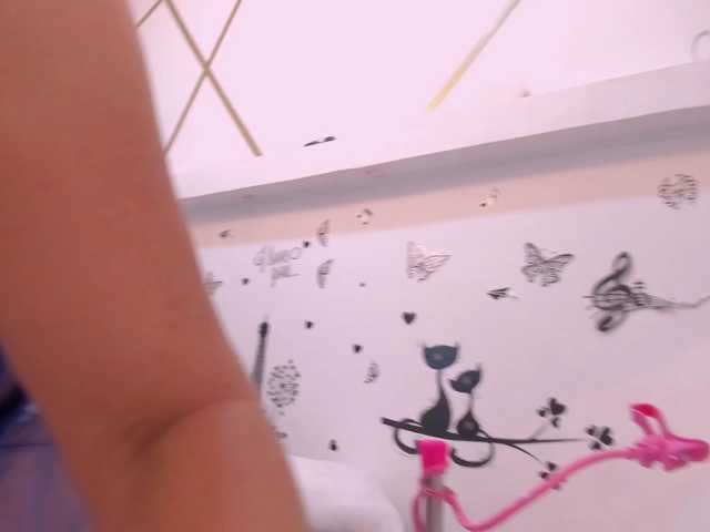 charlotte-111's BongaCams show and profile