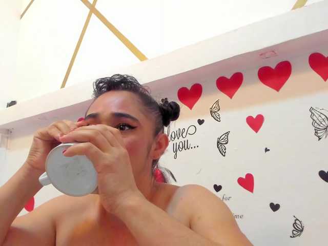 charlotte-111's BongaCams show and profile