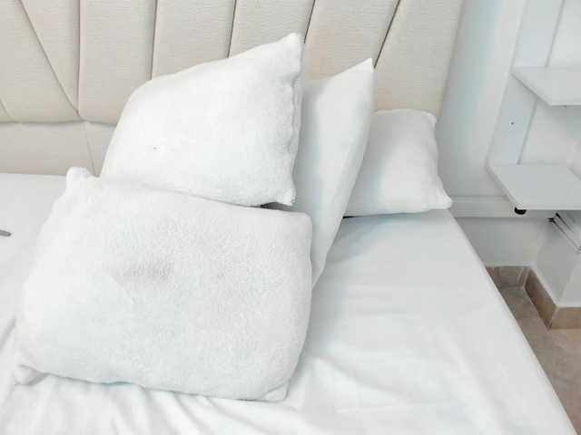 charlotte-111's BongaCams show and profile