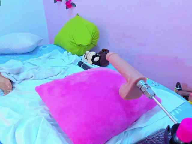 charlotte-111 webcam