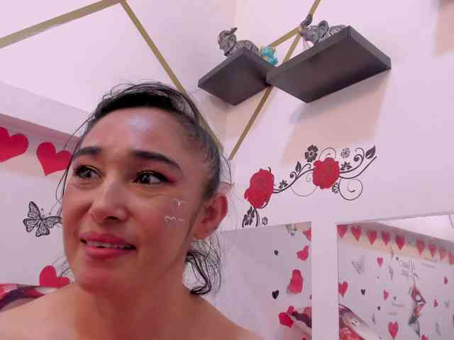 charlotte-111 webcam