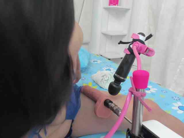 charlotte-111 webcam