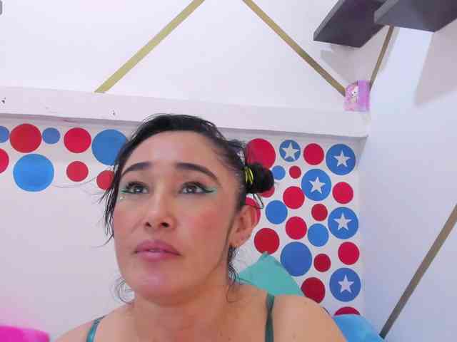 charlotte-111 webcam