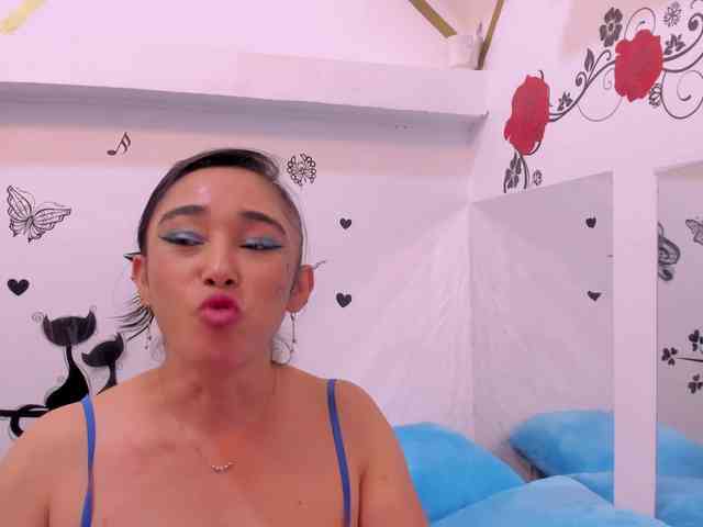 charlotte-111 webcam