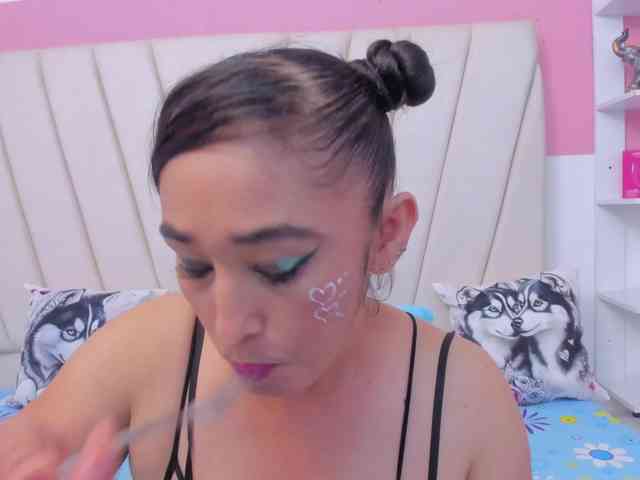 charlotte-111 Live Webcam on BongaCams