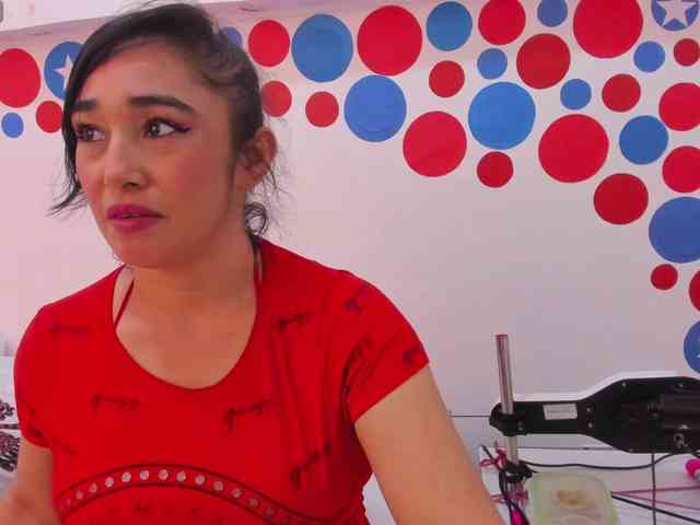 charlotte-111 webcam