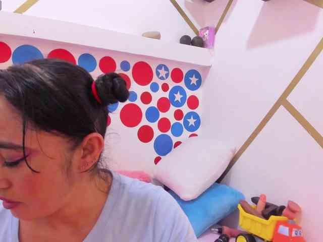 charlotte-111 webcam
