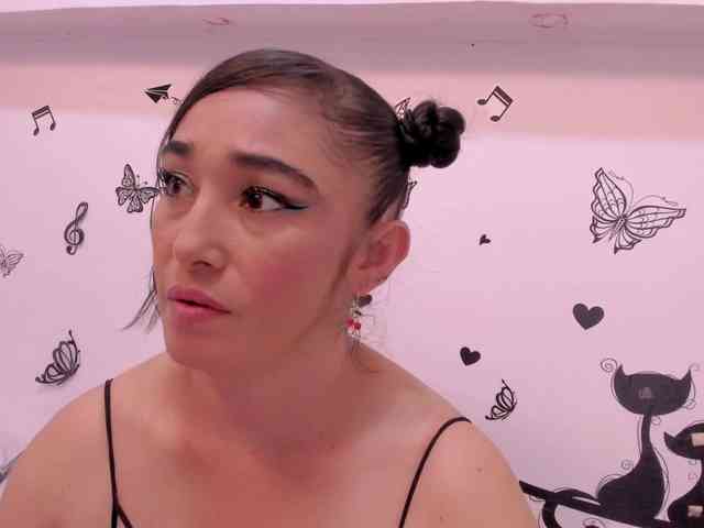 charlotte-111 webcam