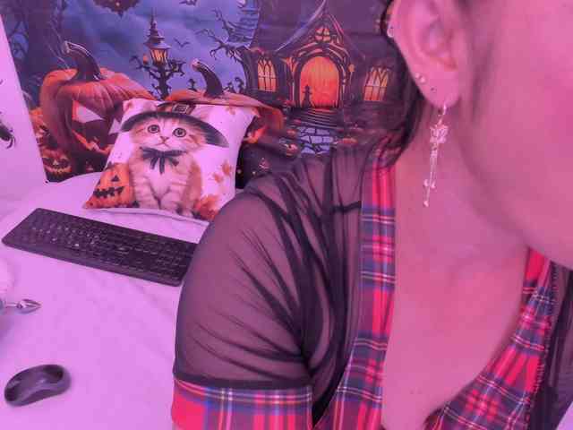 charlotte-111 webcam