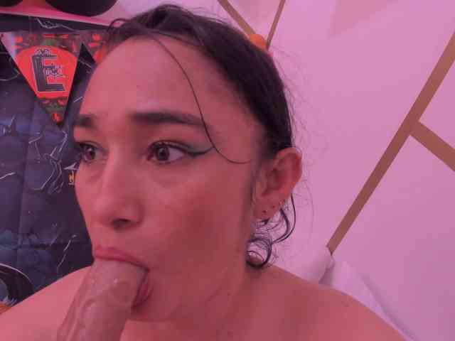 charlotte-111 webcam