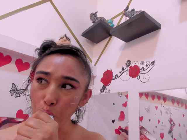 charlotte-111 webcam