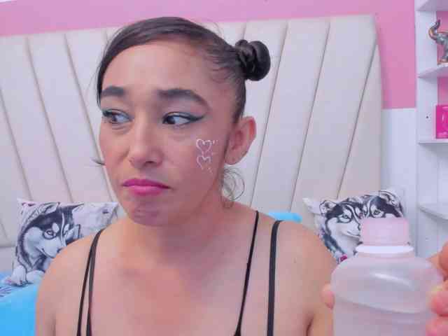 charlotte-111 Live Webcam on BongaCams