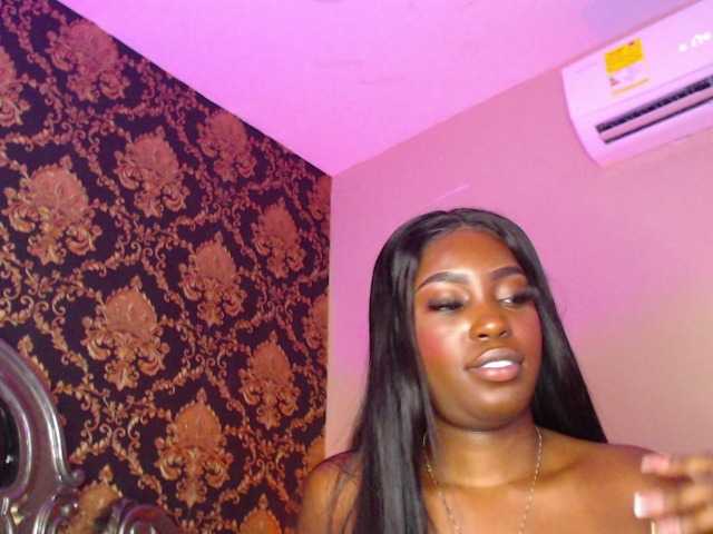 NaiaGils's BongaCams show and profile