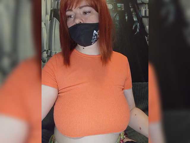 le modèle Vetka-konfetka est en webcam porno dans un show sur le site bongacams, il possède les tags suivants: White/Caucasian,Redhead,Shaved