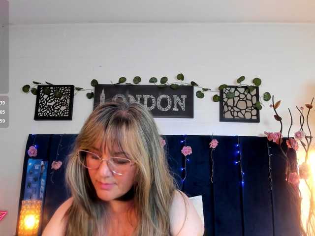 Sofia-boobs--'s BongaCams show and profile