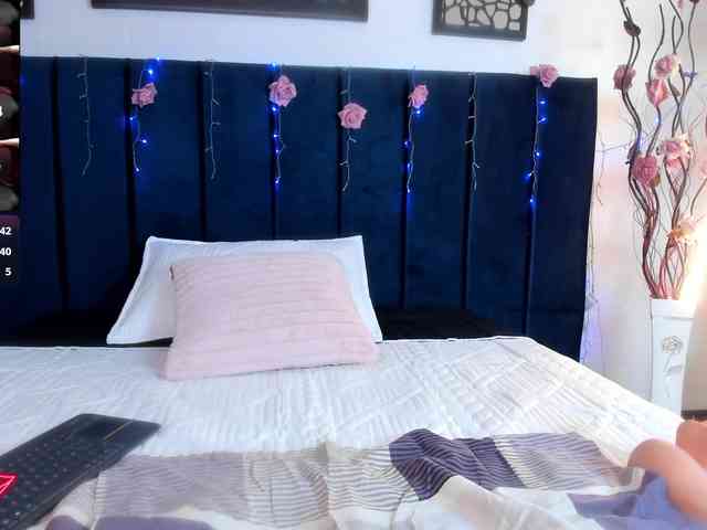 Sofia-boobs-- webcam