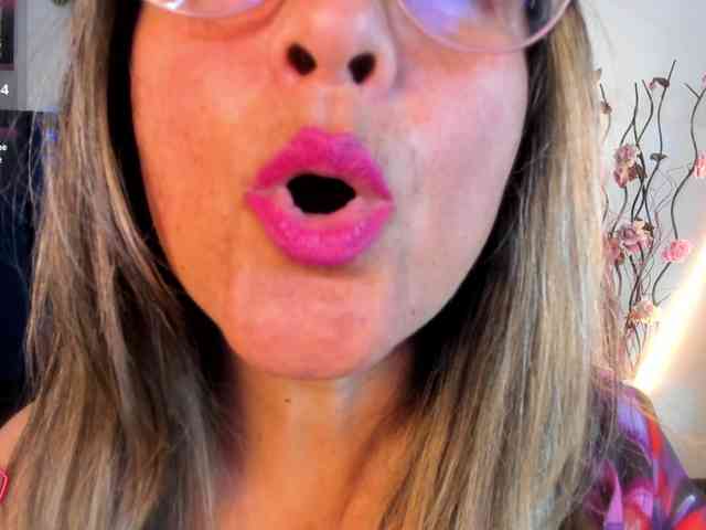 Sofia-boobs-- webcam