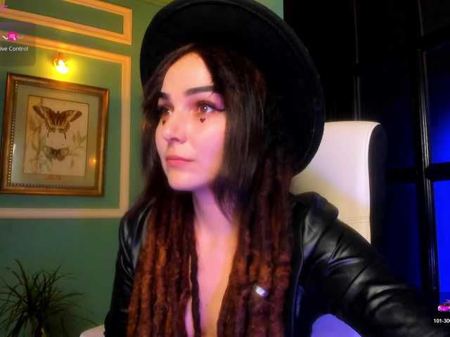 ingridblondy94 Live Webcam on BongaCams